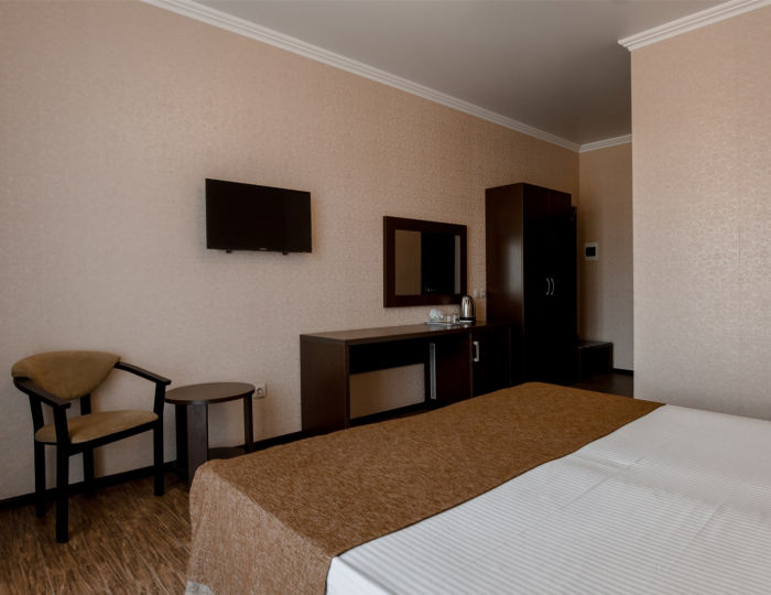 Стандарт 2-местный вид на бассейн - Отель «Голден Резорт»