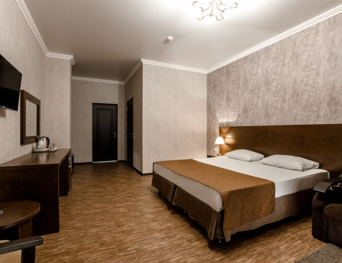 Стандарт 3-местный вид на басейн - Отель «Голден Резорт»