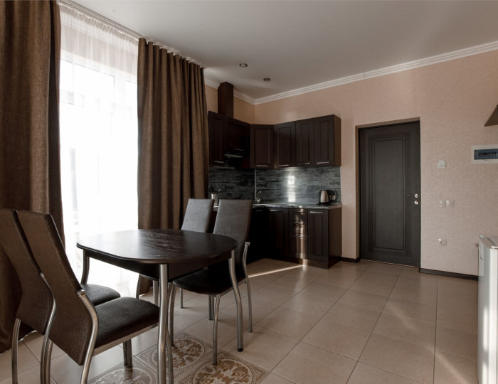 Люкс 4-местный 2-комнатный вид на бассейн - Отель «Голден Резорт»