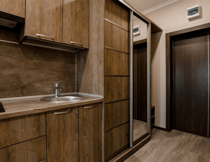 Люкс 4-местный 2 комнатный вид на бассейн 5 этаж - Отель «Голден Резорт»